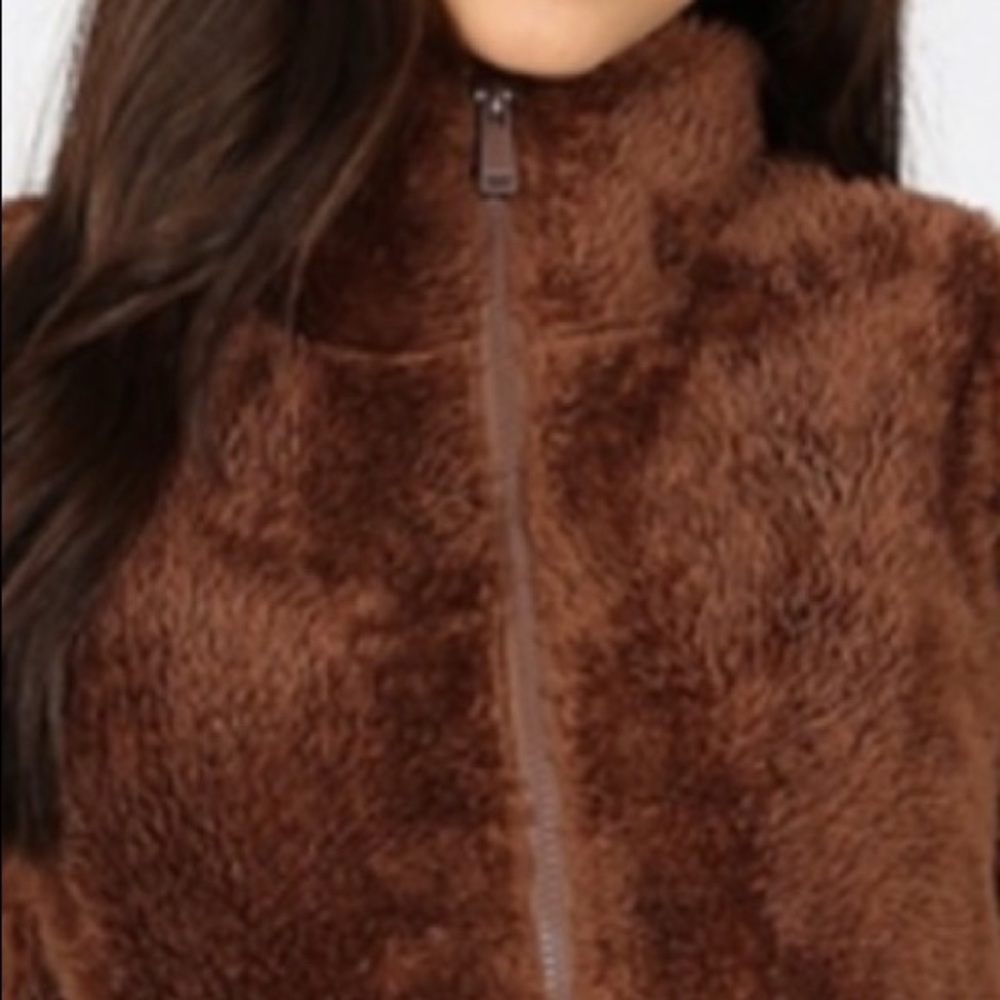 Faux Fur Jacket (1 XL Left) - Picture 4 of 7